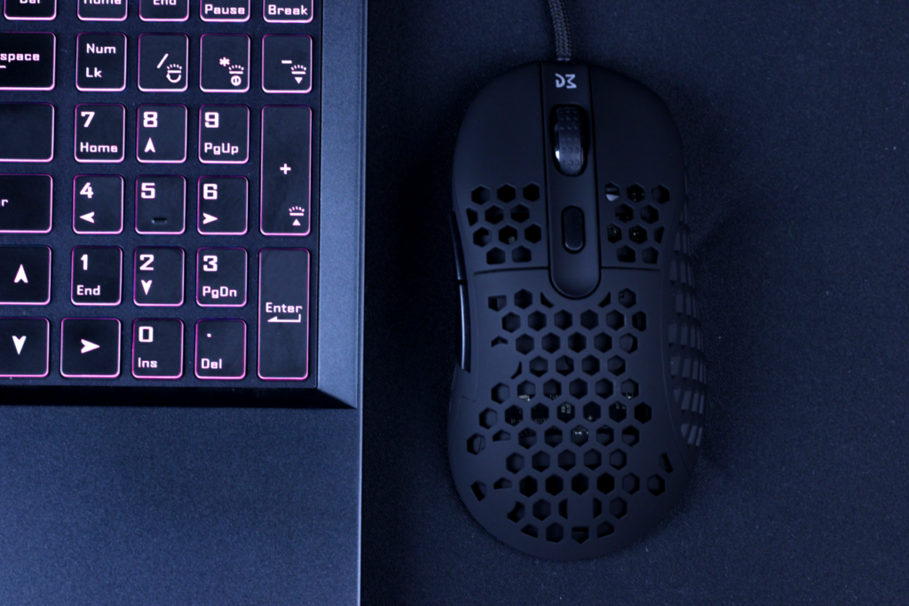 Mouse gaming DM6 Holey – 69 de motive să fii cel mai bun de pe hartă